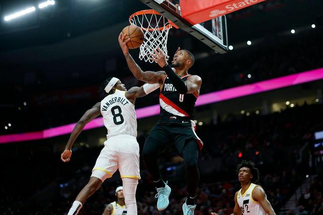 关于开拓者胜骑士，利拉德砍下全场最高三十五分的信息