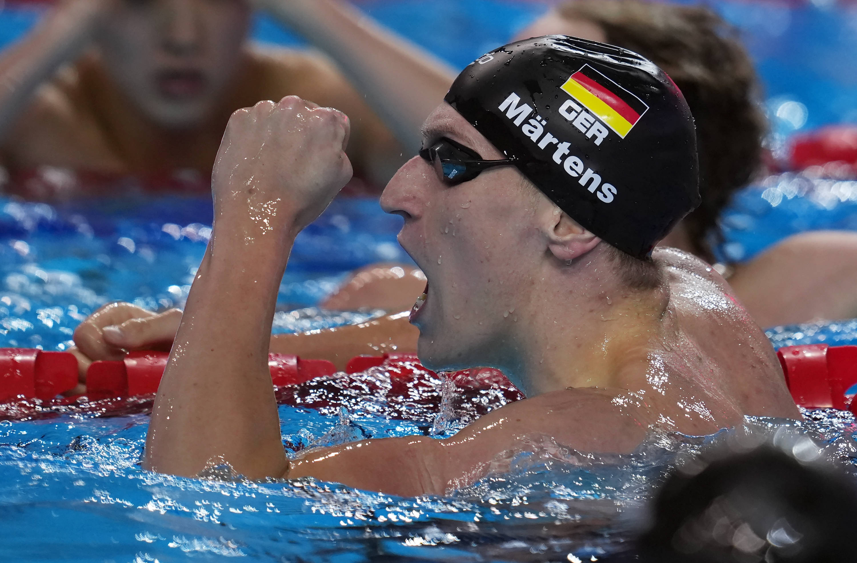 世界赛舞台，游泳代表国家出征荣耀的简单介绍