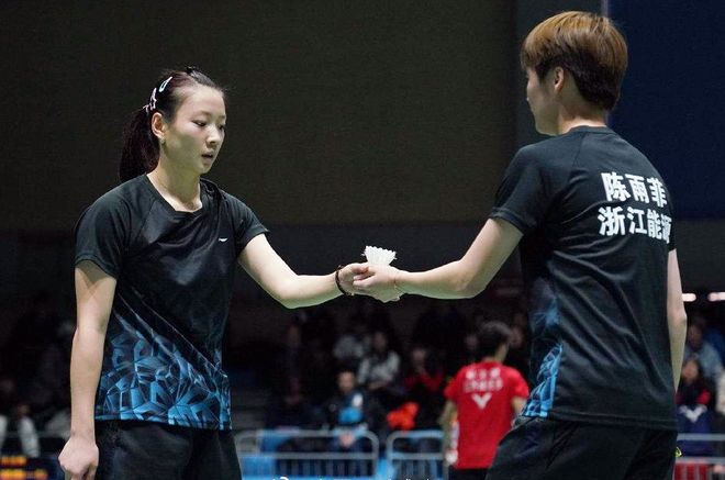 中国队鏖战印尼队,郑思维关键制胜 中国队鏖战印尼队,郑思维关键制胜