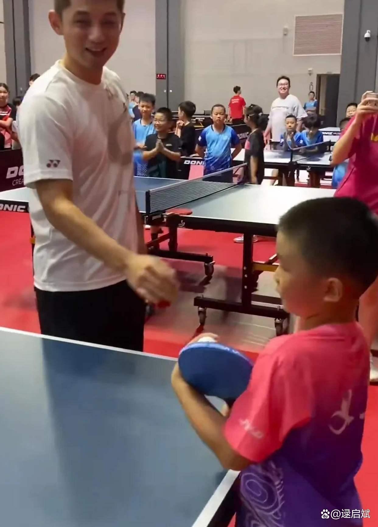 德国队完胜中国队,张继科带队取胜 德国队完胜中国队,张继科带队取胜