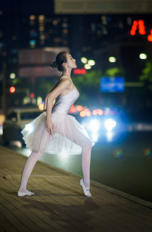 东契奇狂砍50+三双！辽宁男篮爆冷击溃湖人，欧洲魔术师化身关键先生