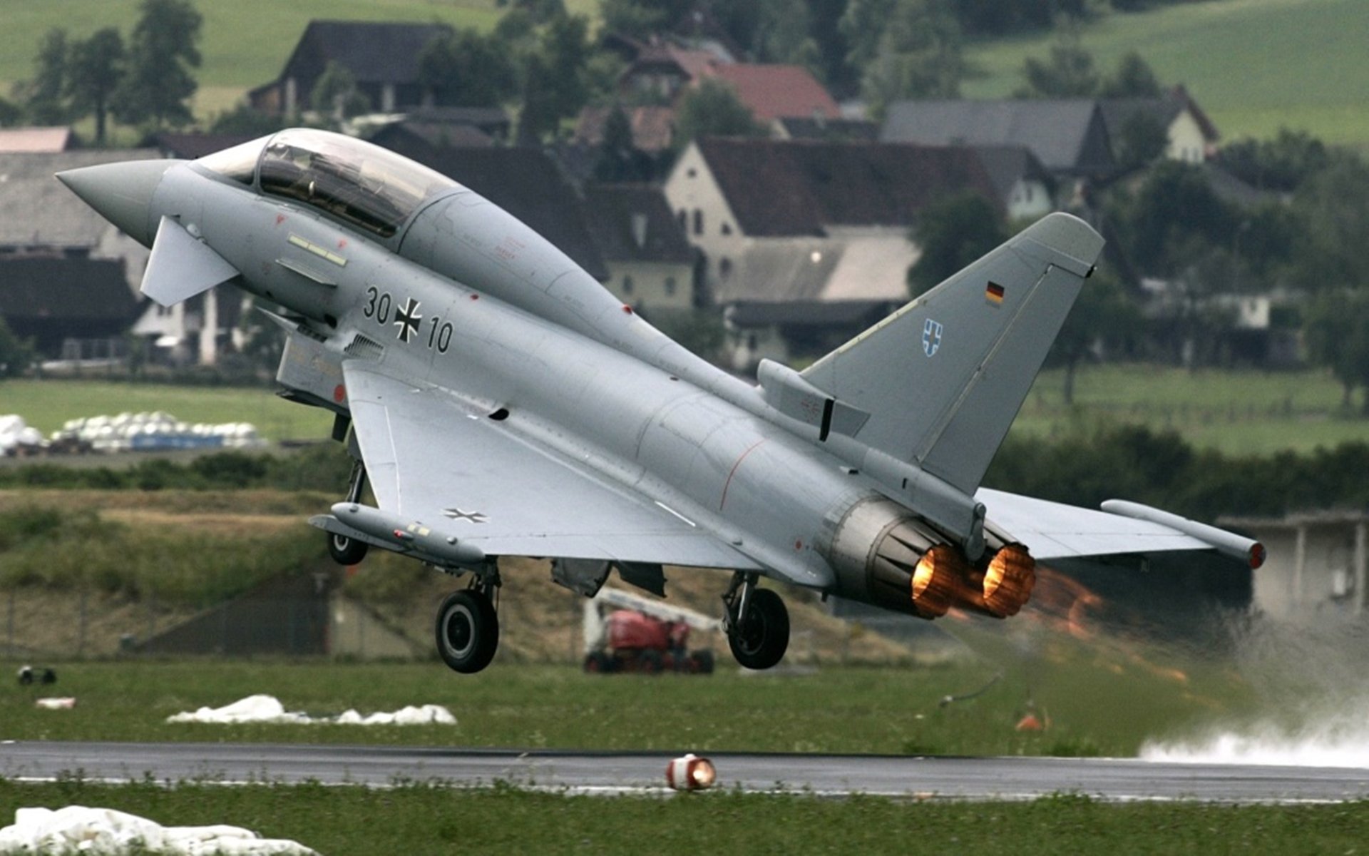 跨越大洋的体育盛宴,尼克斯压制雷霆,米切尔在国家德比接管比赛