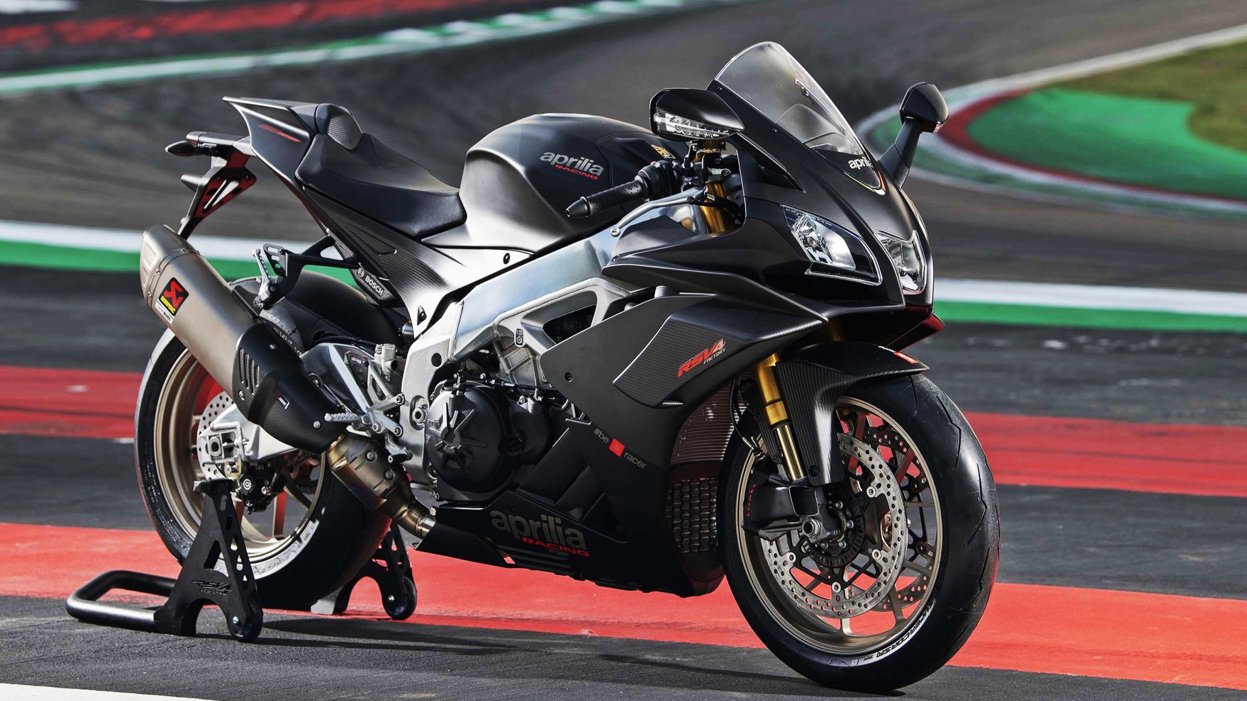 跨界逆转夜，NBA季后赛战火中的秘鲁足球奇迹