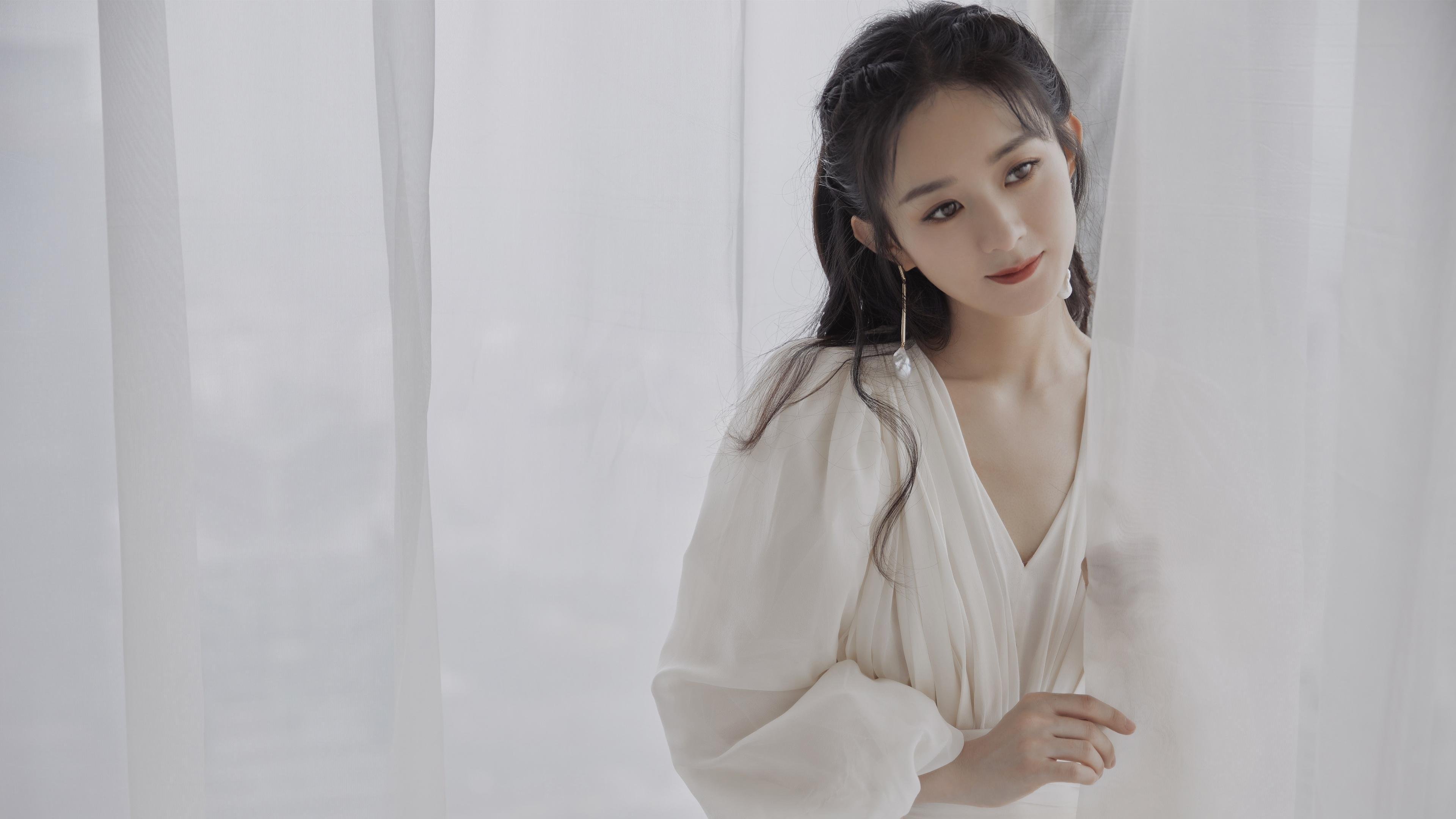 戈贝尔统治内线狂飙30+20，浙江队团队拼搏险胜篮网夺硬仗胜利