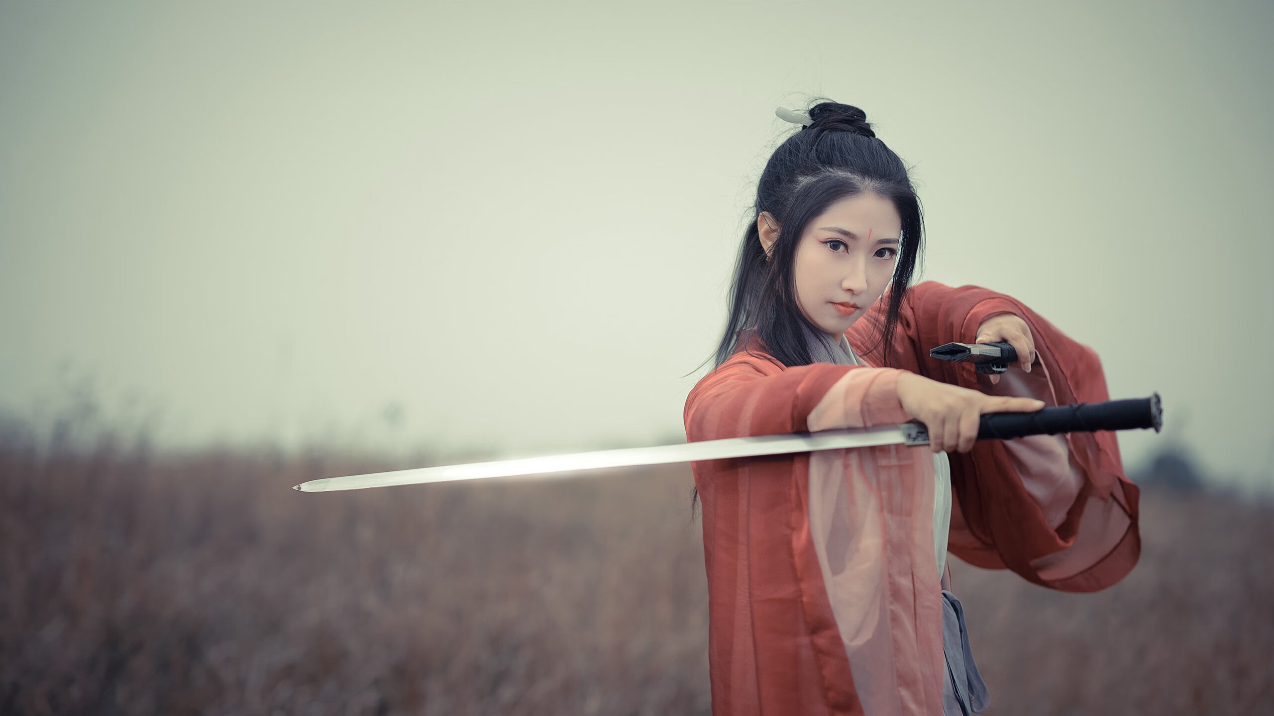 同一片绿茵,两种疯狂,当精密计算遭遇野性迸发